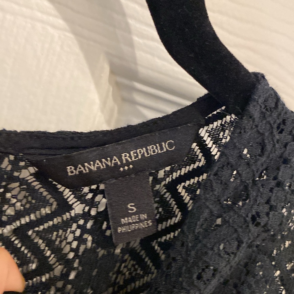 Banana Republic, Sleeveless Eyelet Tunic Size Small in Black, with Camisole  - Picture 3 of 11